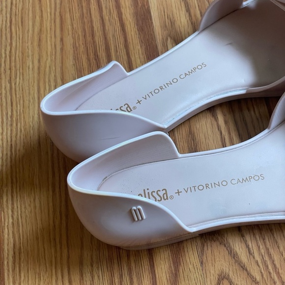 Mini Mellisa + Vitorino Campos Light Pink Patent Leather Bow Sandals. - Picture 6 of 8